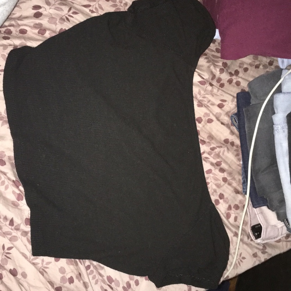 black low back crop top